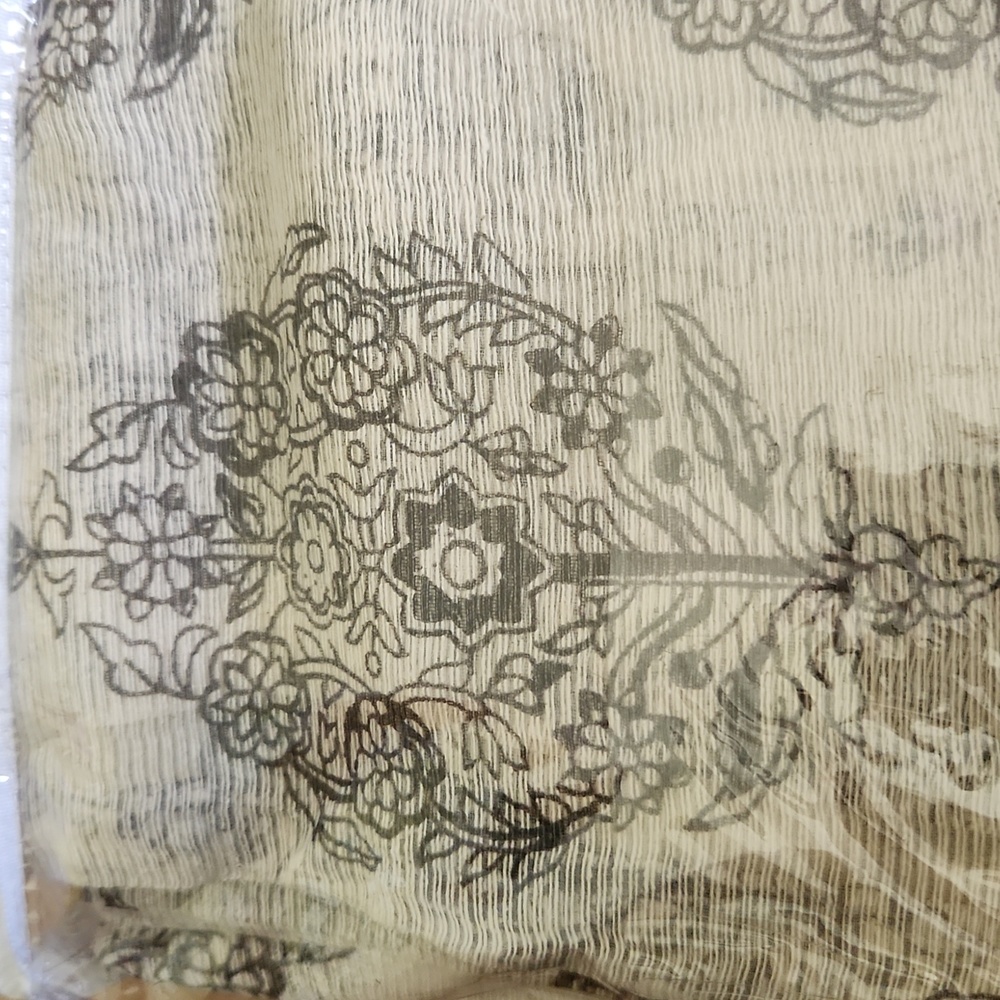 Pottery Barn Paisley Printed sheer curtain - Picture 2 of 3